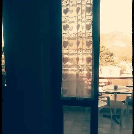 Ray Of Sunshine - Rentrooms Appartamento Solanas (Cagliari)