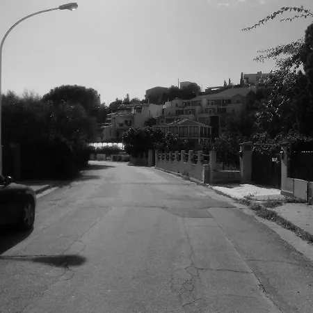 Ray Of Sunshine - Rentrooms Appartamento Solanas (Cagliari)