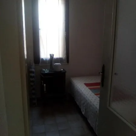 Ray Of Sunshine - Rentrooms *